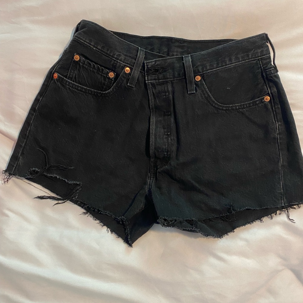 Levi high rise shorts